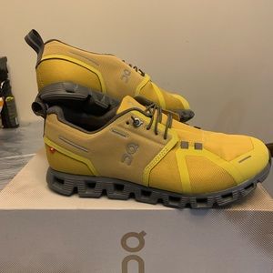 On Running Cloud 5 Waterproof BRAND NEW